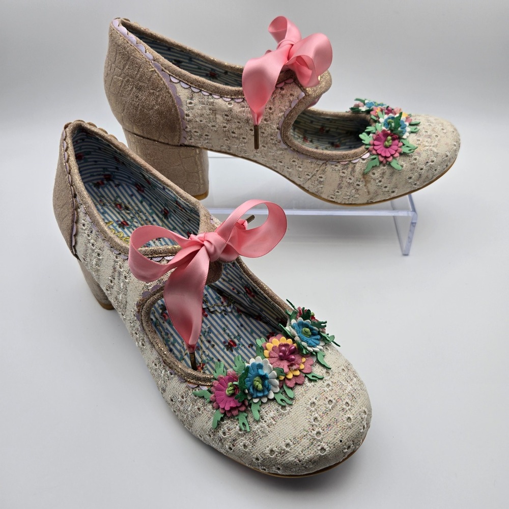 Irregular Choice Can't Touch This Cream Lace 3D Floral Ribbon Heels Sz 39 US 8.5
